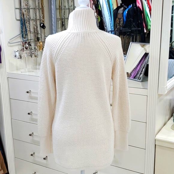 Banana Republic sweater women's medium turtleneck cream cable knit soft stretchy - Picture 2 of 10